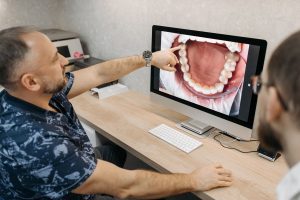 Intraorális szkenner – digitális 3D fogászati lenyomat a képernyőn